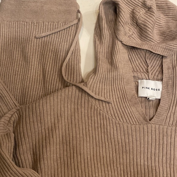 Pink Rose Ribbed Sweatsuit - Picture 2 of 2